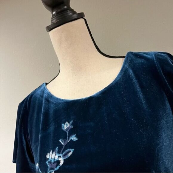 WHBM teal velvet embroidered floral dress - Picture 2 of 13